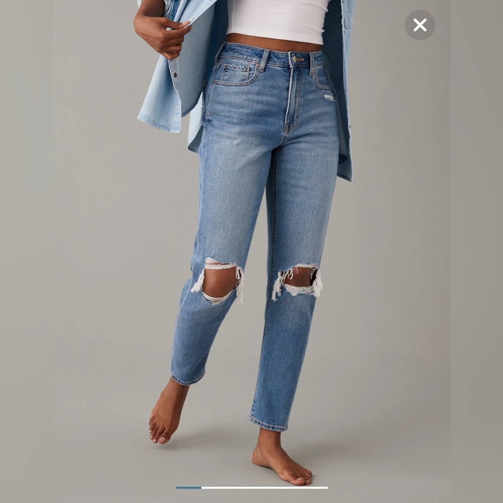 American Eagle Ripped Mom Jean